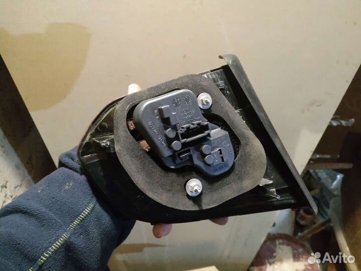 Задний правый фонарь volkswagen golf 6