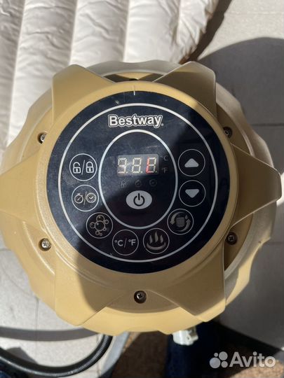 Надувной спа бассейн Bestway Lay-Z-SPA 54129