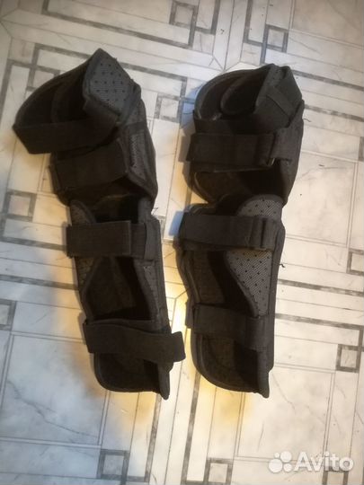 Наколенники