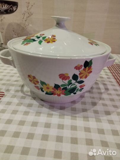 Супницы с крышкой фарфор ГДР