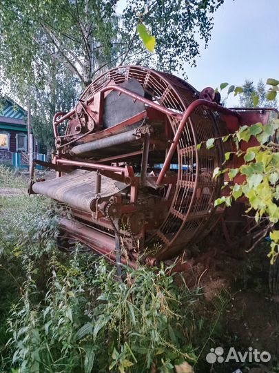 Картофелеуборочный комбайн кку2