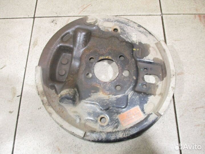 Щит опорный задний правый VW Polo Sedan