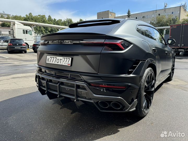 Карбоновый обвес Lamborghini Urus