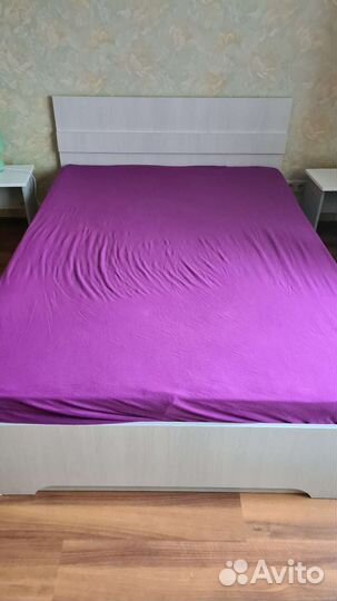 Простынь на резинке 180 на 220 см