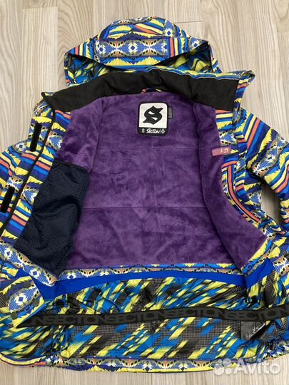 Спортивная зимняя куртка женская