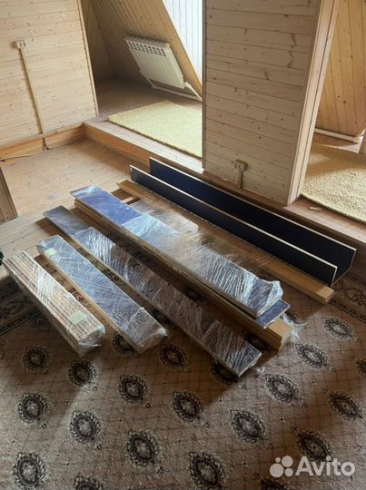 Кровать чердак IKEA со угловым столом и тумбой