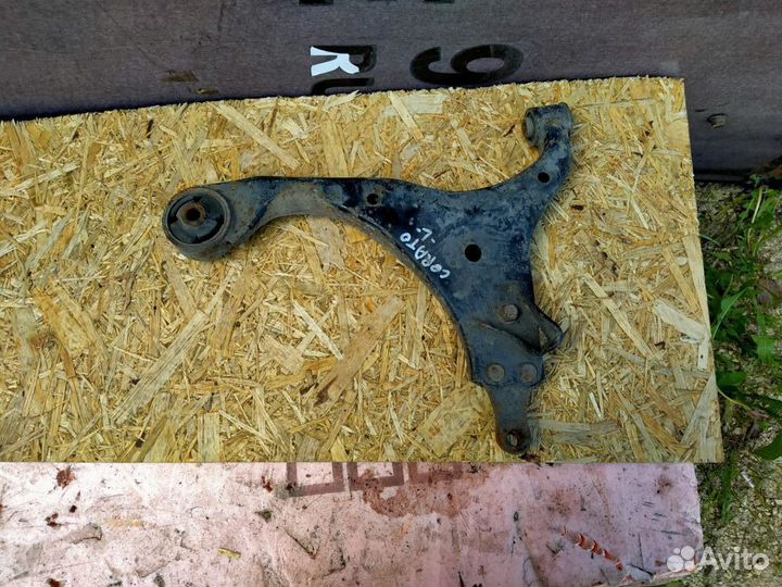 Рычаг передний левый Kia Cerato 2