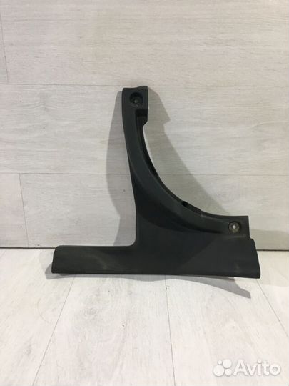 Обивка порога уголок задн. KIA RIO 3 1.4 мт хетчбе