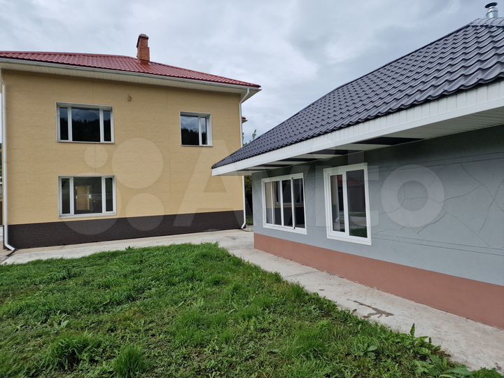 Дом 160 м² на участке 8,5 сот.