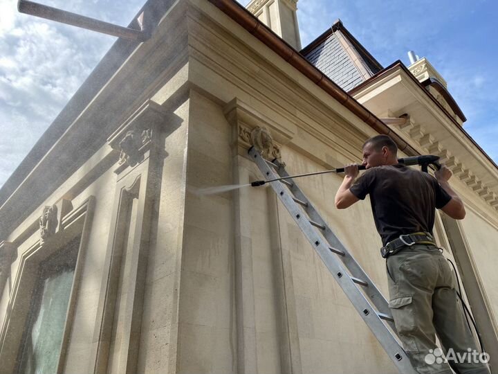 Мойка окон и фасада альпинистами GorFox (горфокс)