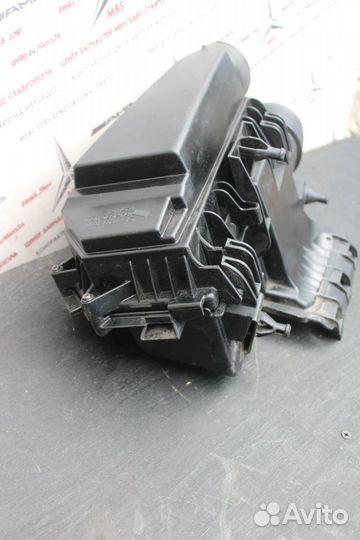 Корпус воздушного фильтра w204 M271 мерседес