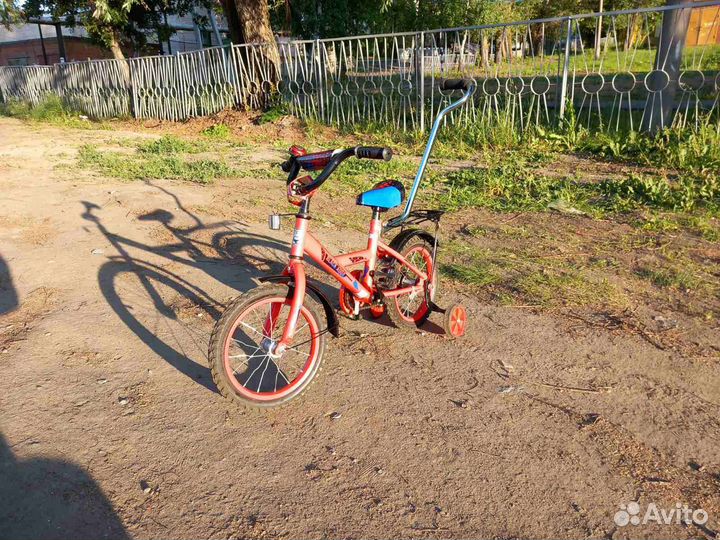 Велосипед с родительской ручкой