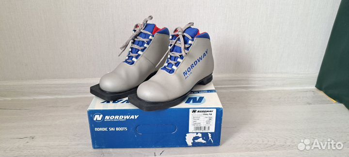 Лыжные ботинки