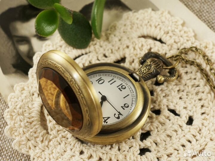 Часы-подвеска №50 Топаз, средние