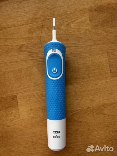 Электрическая зубная щетка oral b