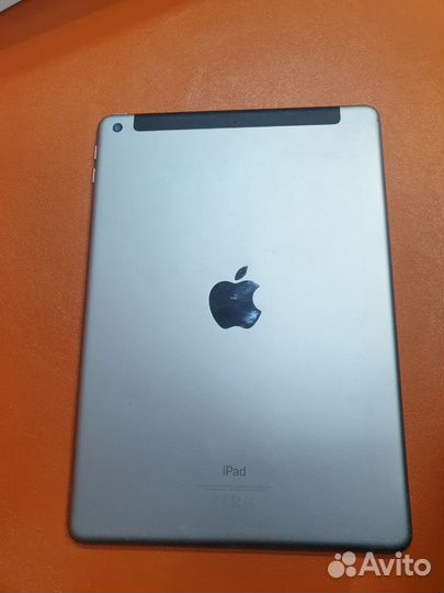 iPad 6th generation WiFi Cellular