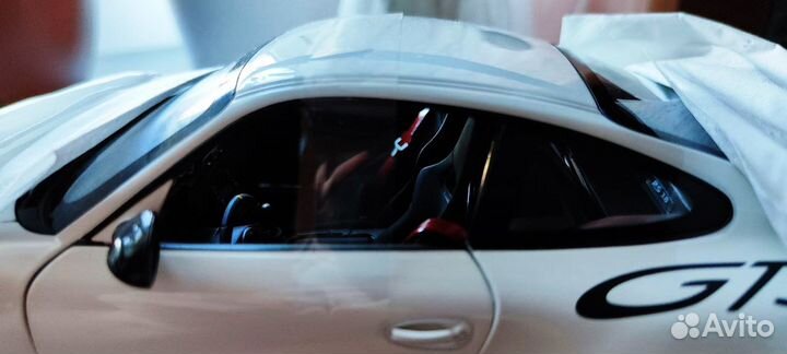 Porsche 911 GT3 RS 2010 1:18 Norev