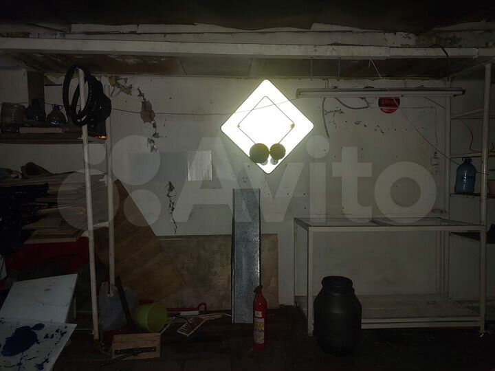 Гараж, > 30 м²