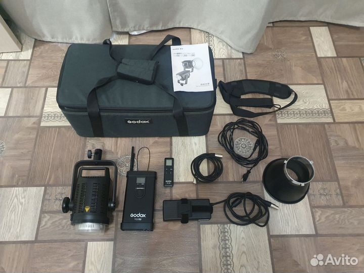 Осветитель Godox VL 150