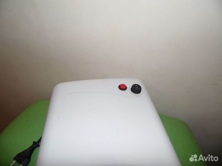 Лампа для сушки ногтей DRY light