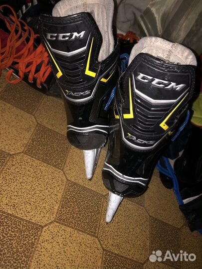 Коньки хоккейные ccm 9060 10 D