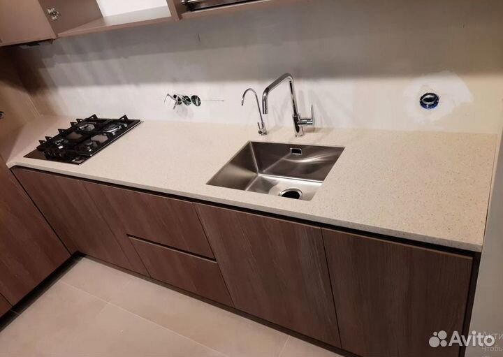 Столешница из акрилового камня на заказ