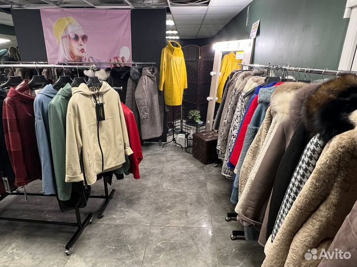 Продавец консультант верхней одежды от 17 лет