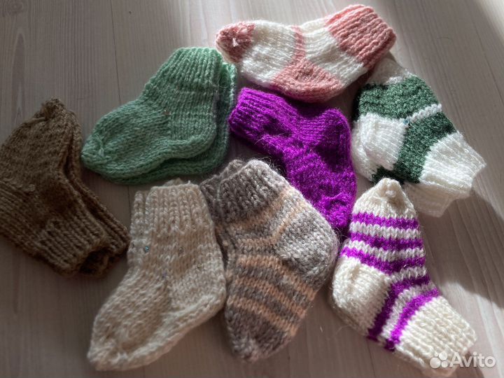 Лот.Носки пинетки вязаные. В ящике