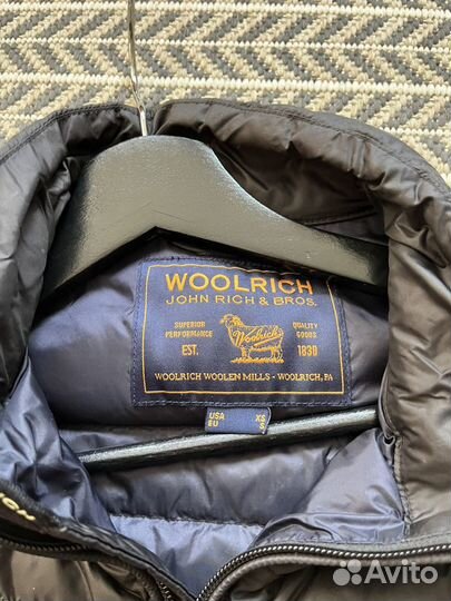 Стильный женский пуховик Woolrich