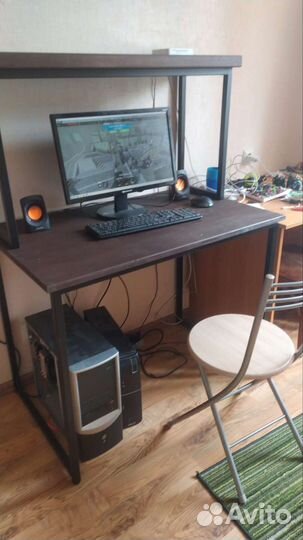 Компьютерный стол