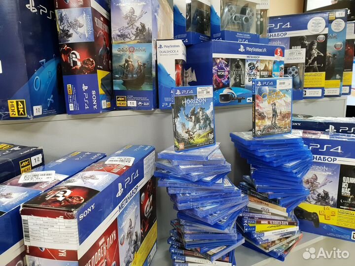 PS4 Pro Slim Fat 1TB + 2 геймпада + 2 move + игры