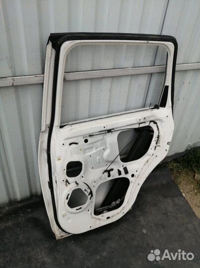 Дверь задняя правая Mitsubishi Outlander CW5W