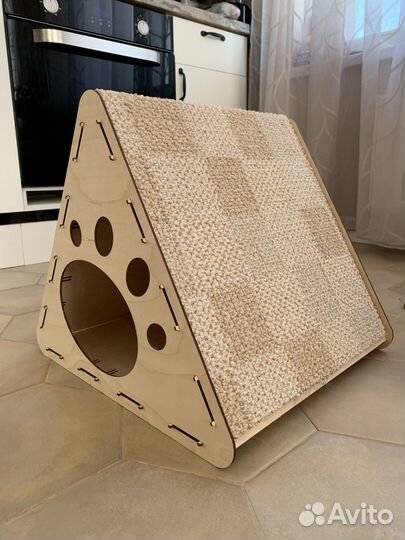 Домик для кошки с когтеточкой