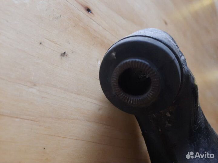 Рычаг подвески прав. перед. toyota isis