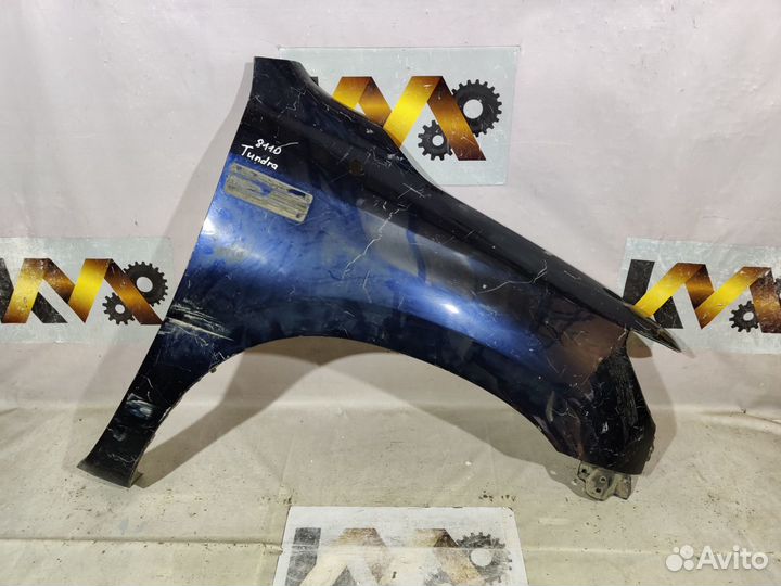 Toyota Tundra Крыло Правое 8110