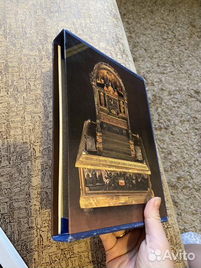 Альбом Фаберже и русские придворные ювелиры