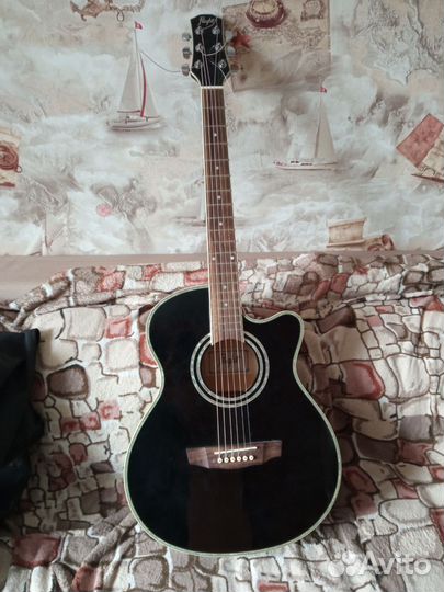 Акустическая гитара