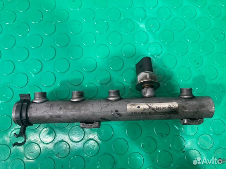 Топливная рейка / рампа Volkswagen Touareg 7L6 7L7