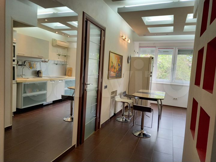 3-к. квартира, 80 м², 3/10 эт.