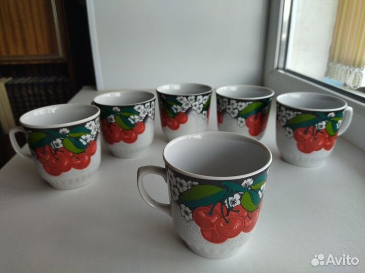 Кружки чайные фарфоровые