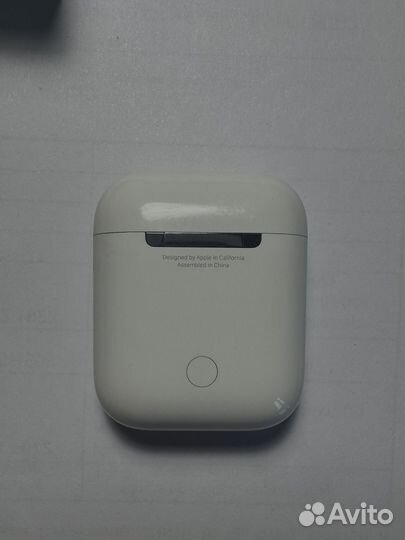 Наушники AirPods (2-го поколения)