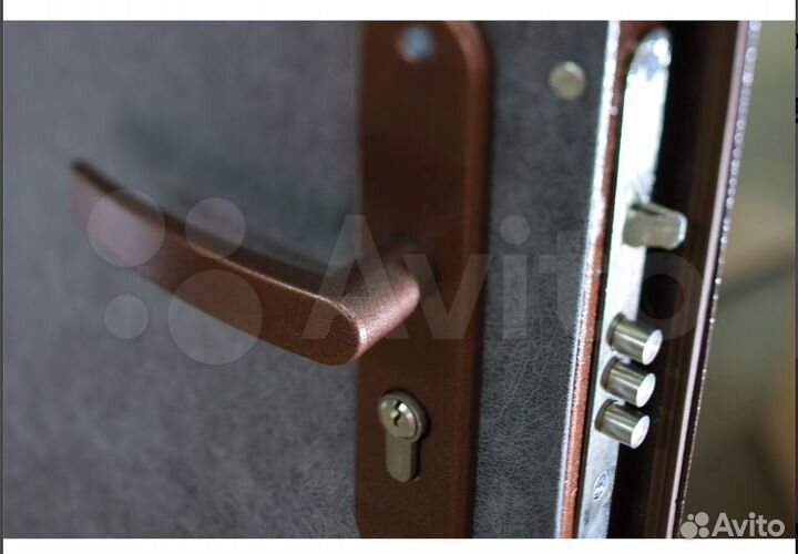 Входная дверь металлическая