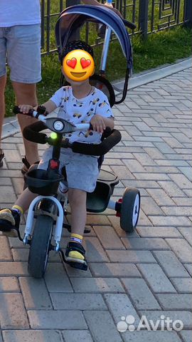 Детский велосипед трехколесный с ручкой