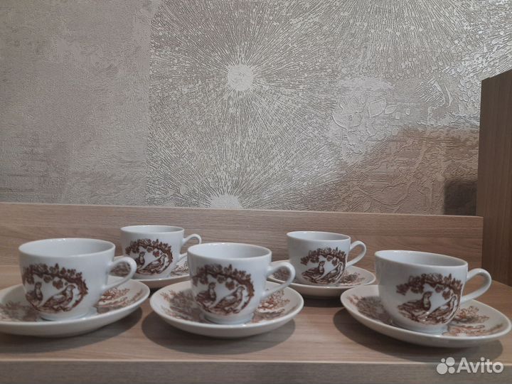 Чашки с блюдцами от кофейного сервиза винтаж