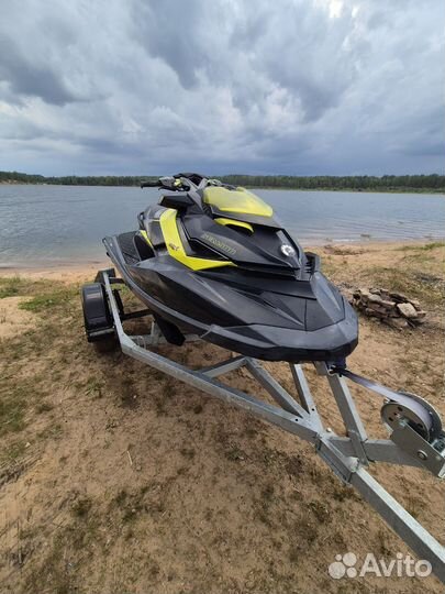 Продаюгидроцикл BRP RXP X 260