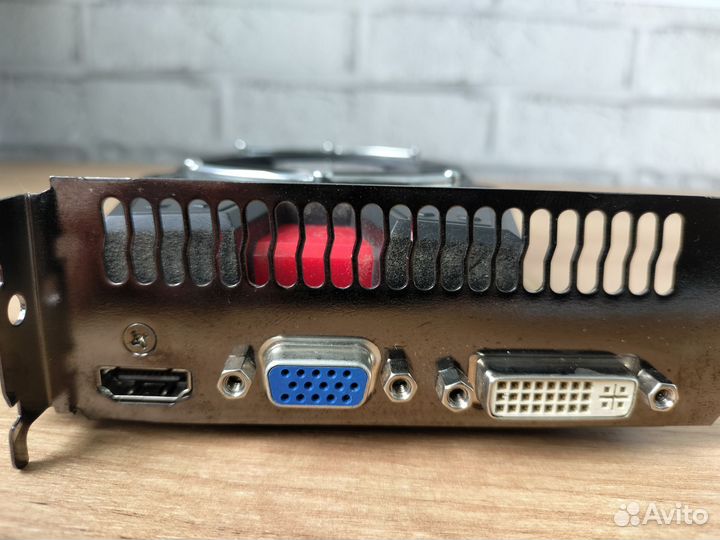 Видеокарта Asus GeForce GTX 550 Ti