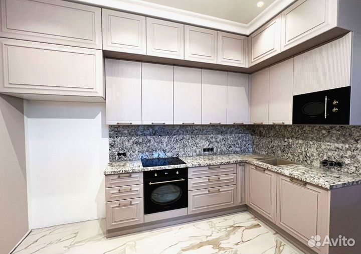 Кухонный гарнитур на заказ с подсветкой