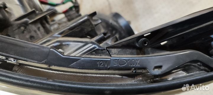 Фара 28-224 на toyota voxy ZRR70 с дефектом