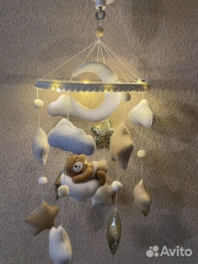 Мобиль на кроватку из фетра