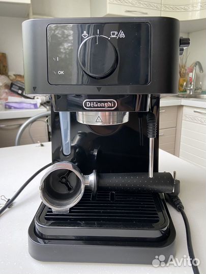 Кофеварка Delonghi EC230.BK